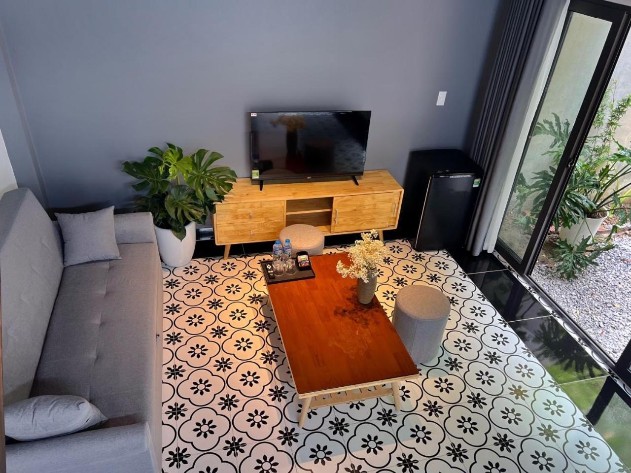 Oc Cat Ba Apartment *